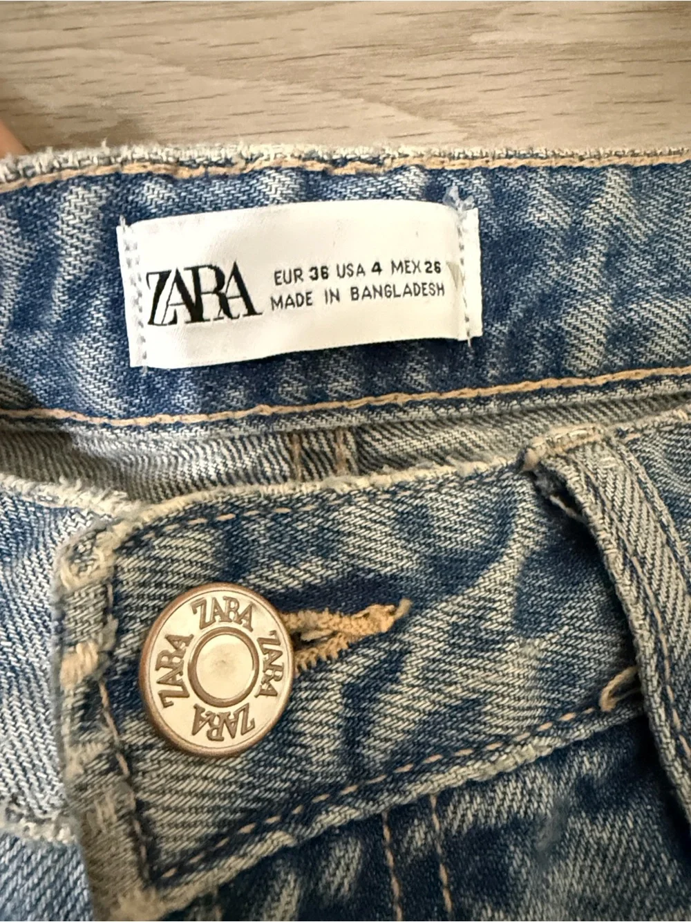 Zara Light Wash Relaxed Men’s Jeans